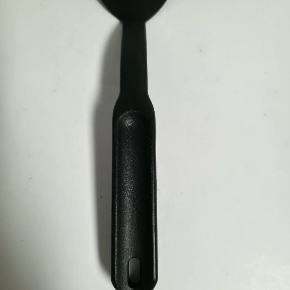 Pampered Chef Black Nylon Slotted Spatula Turner Flapper Kitchen Utensil 12.5